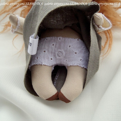 szarotka - inne - Lala - PIESEK, dekoracja tekstylna, OOAK, pocket doll foto #3