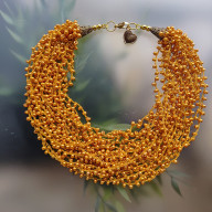 NASZYJNIK Z KORALIKÓW METALIZOWANYCH KULEK ZŁOTYCH