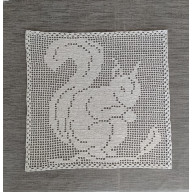 serwetka szydełkowa z wiewiórką