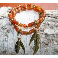 Dwie bransoletki na gumce z agatu z zawieszkami