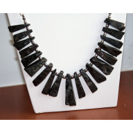 NASZYJNIK Z AGATU NA RZEMIENIU