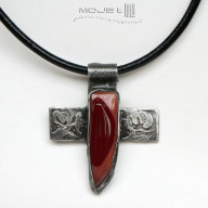 Krzyż z czerwienią V