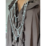 NASZYJNIK BIAŁE KORALE DŁUGIE KWIATKI 25.164