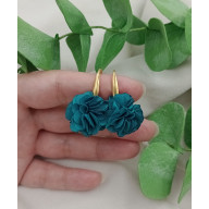 Małe kwiatowe kolczyki szmaragdowa zieleń petrol