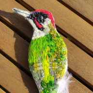 HAFTOWANA BROSZKA DZIĘCIOŁ ZIELONY