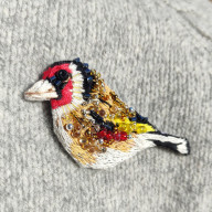 HAFTOWANA BROSZKA - SZCZYGIEŁ