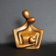 RZEŹBA PARA ZAKOCHANYCH MIODOWE ZŁOTO WYS. 11,8 CM